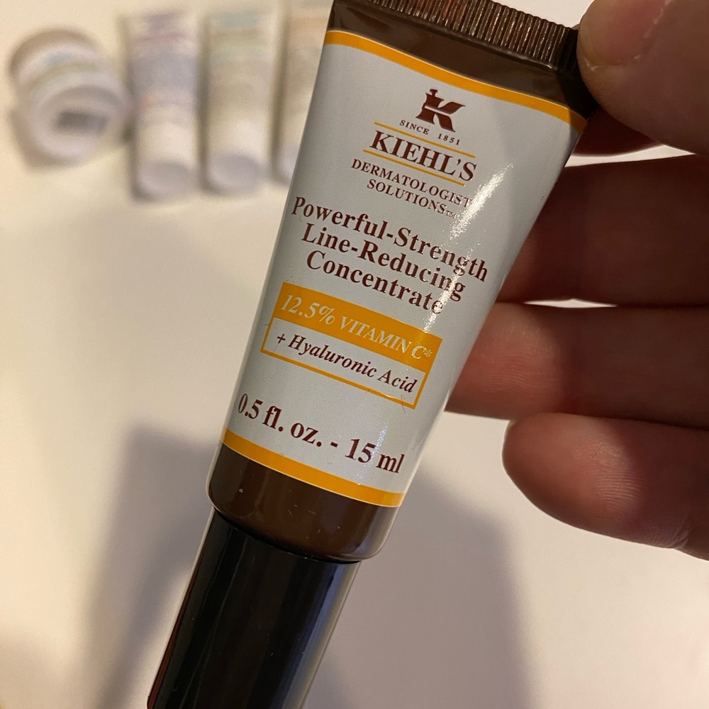 New! 8Pc Kiehl's skincare travel set - Picture 7 of 8
